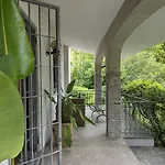Villa Riviera By The Sea *