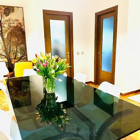 Riviera By The Sea *