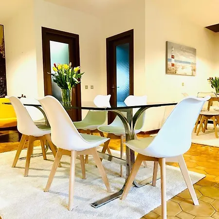 Villa Riviera By The Sea *