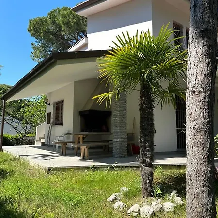 Riviera By The Sea *