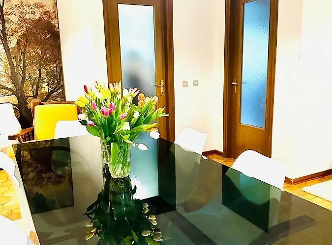 Riviera By The Sea *