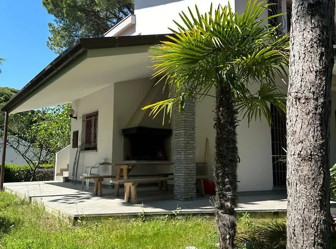 Riviera By The Sea *